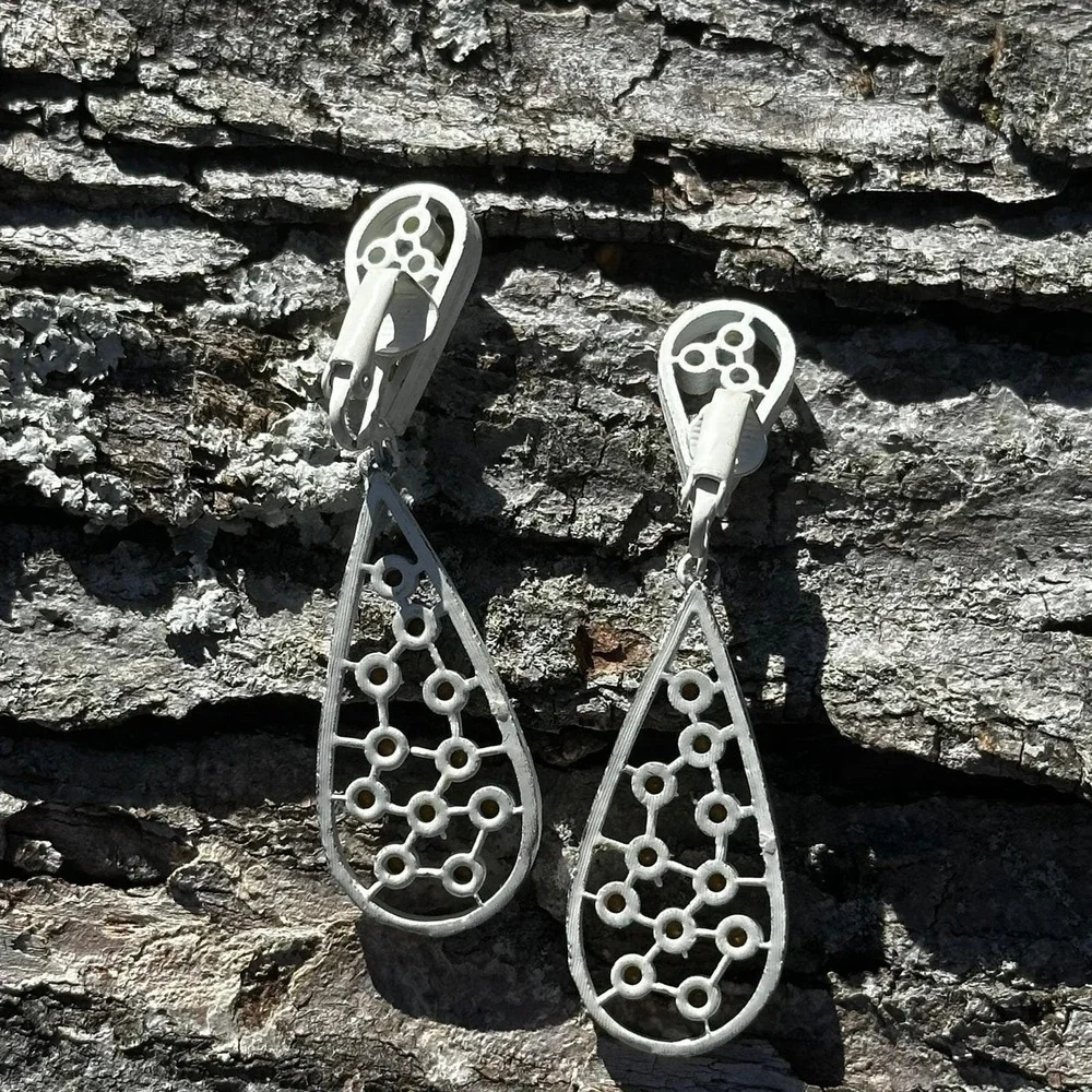 Vintage Teardrop Clip On‎ Earrings OS White Blue Enamel Rhinestone Dangle